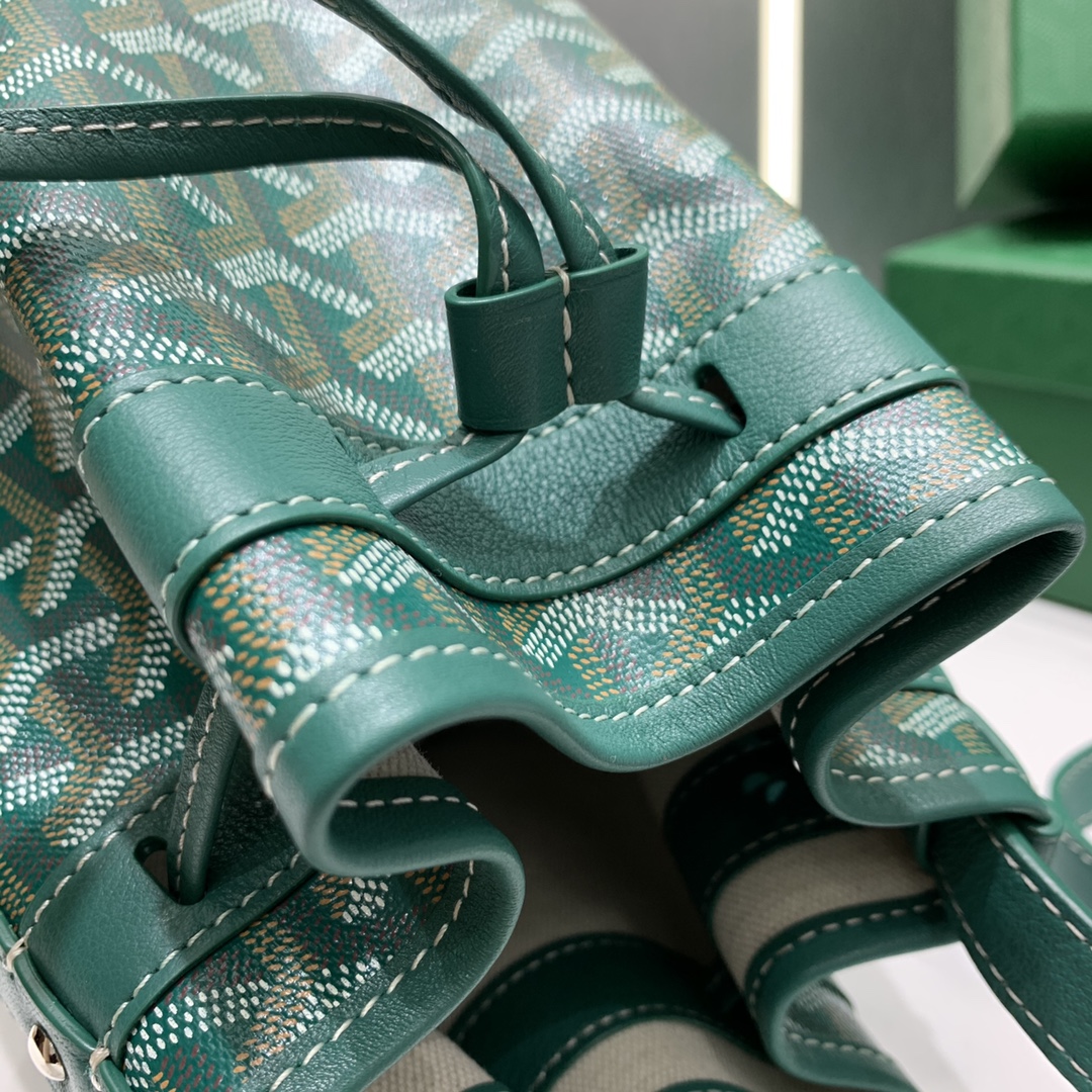 Petit Flot Bucket Bag In Green